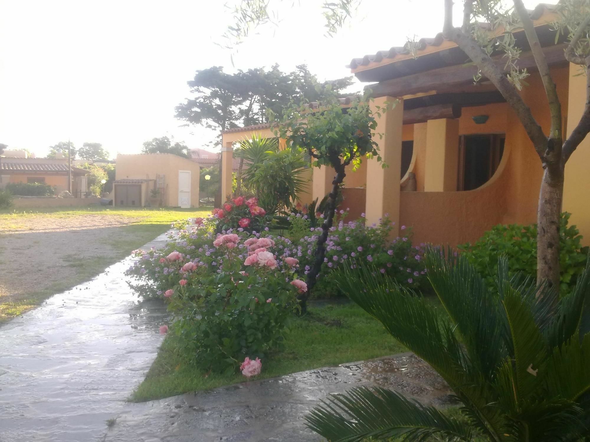Residence La Pineta Budoni Exteriér fotografie